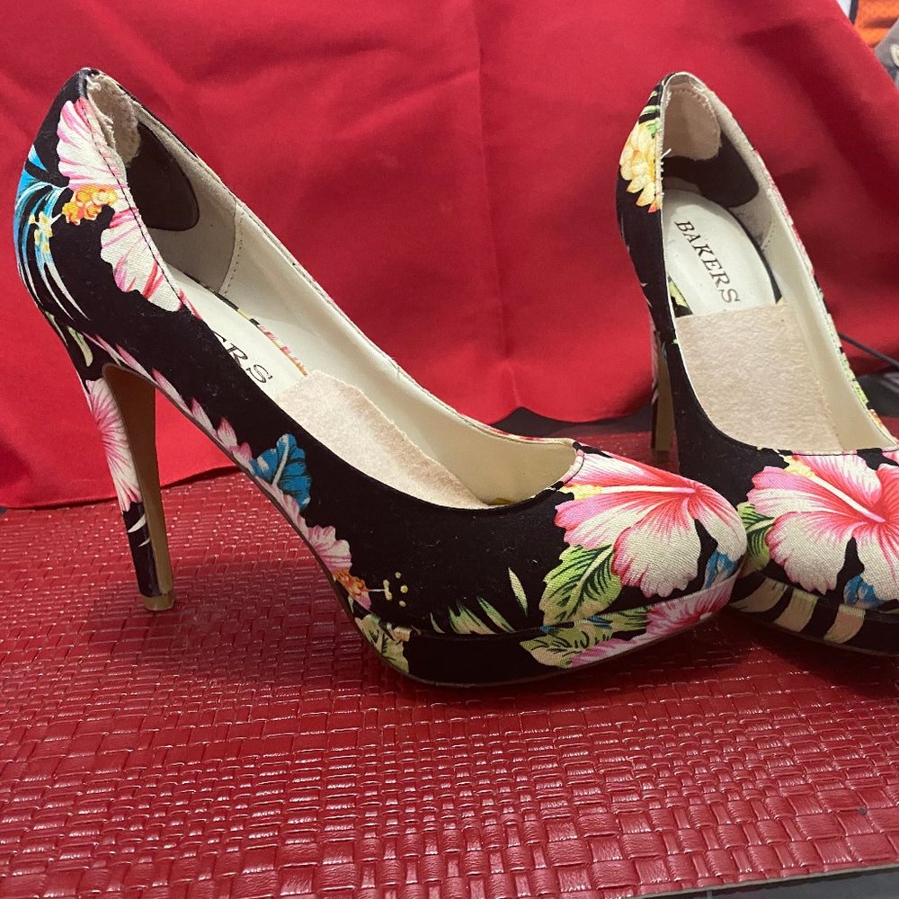 BAKERS FLORAL HEEL